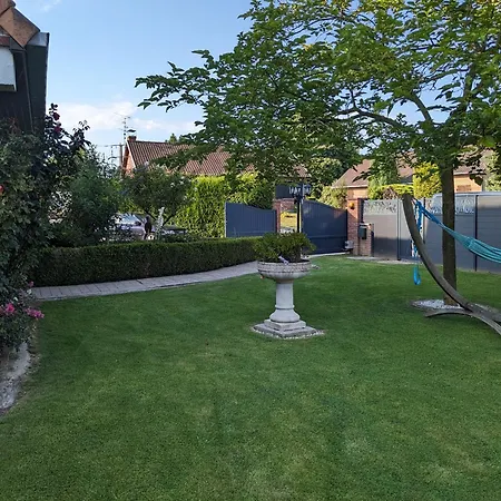 Elena Camphin-en-Pevele